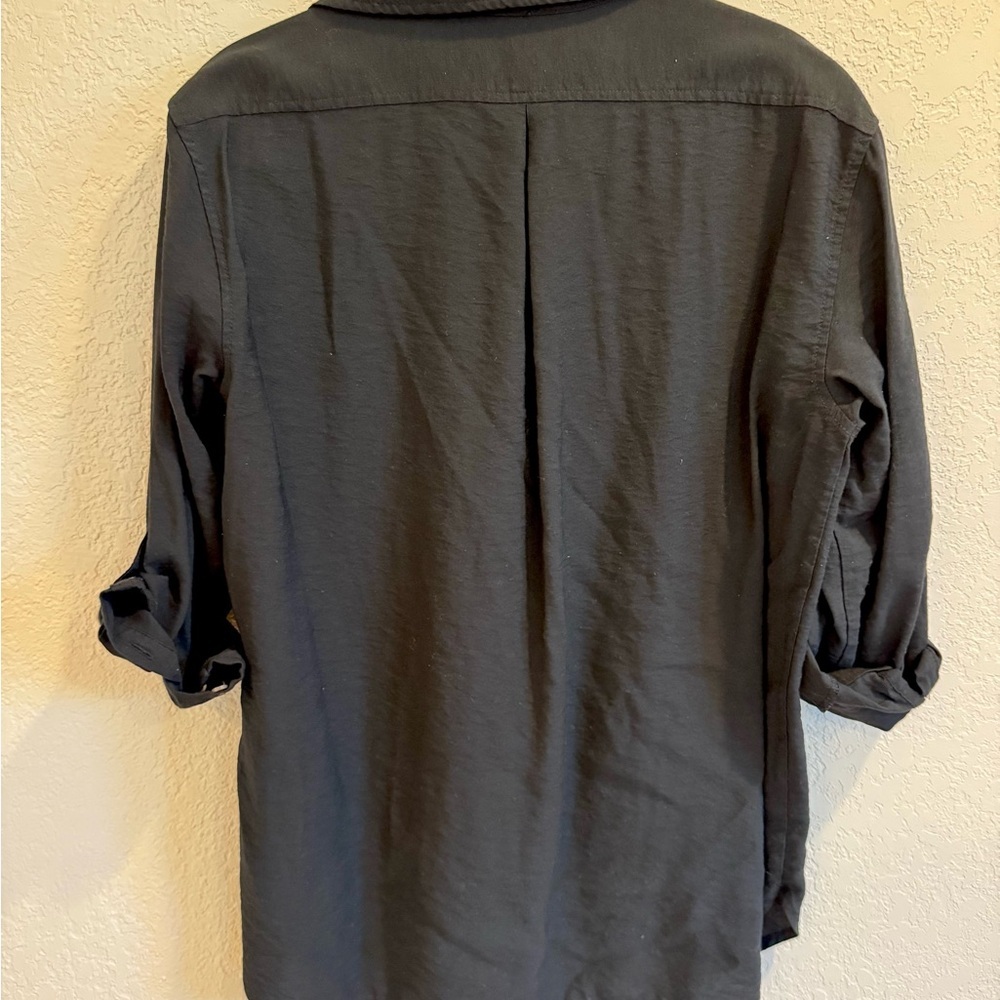 Banana Republic Women’s Black Button-Up shirt - Picture 4 of 6